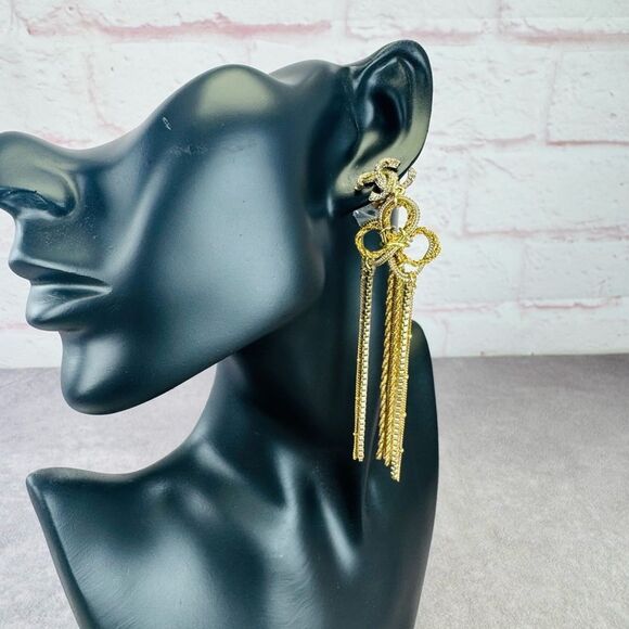 CHANEL CC Gold Chain Dangle Long Clip on Earrings - Picture 2 of 11